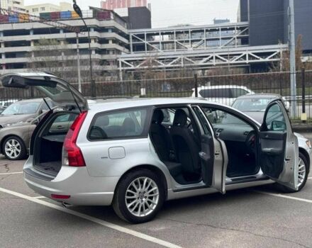 Серый Вольво В50, объемом двигателя 2 л и пробегом 258 тыс. км за 10200 $, фото 16 на Automoto.ua