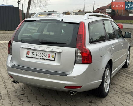 Серый Вольво В50, объемом двигателя 2 л и пробегом 225 тыс. км за 9999 $, фото 16 на Automoto.ua