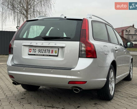 Серый Вольво В50, объемом двигателя 2 л и пробегом 225 тыс. км за 9999 $, фото 17 на Automoto.ua