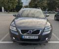 Серый Вольво В50, объемом двигателя 1.6 л и пробегом 246 тыс. км за 8500 $, фото 1 на Automoto.ua