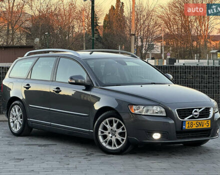Серый Вольво В50, объемом двигателя 1.6 л и пробегом 218 тыс. км за 8500 $, фото 23 на Automoto.ua