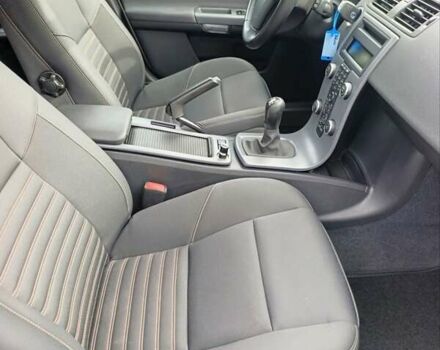 Серый Вольво В50, объемом двигателя 1.6 л и пробегом 200 тыс. км за 7800 $, фото 29 на Automoto.ua