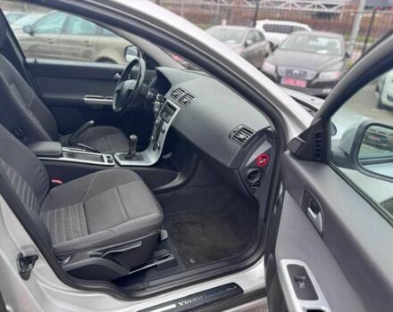 Серый Вольво В50, объемом двигателя 2 л и пробегом 258 тыс. км за 10200 $, фото 21 на Automoto.ua