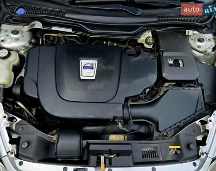 Сірий Вольво V50, об'ємом двигуна 2 л та пробігом 260 тис. км за 9750 $, фото 81 на Automoto.ua