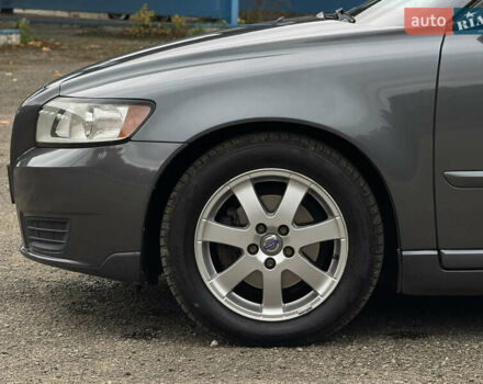 Серый Вольво В50, объемом двигателя 1.6 л и пробегом 240 тыс. км за 7999 $, фото 38 на Automoto.ua