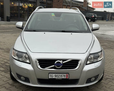 Серый Вольво В50, объемом двигателя 2 л и пробегом 225 тыс. км за 9999 $, фото 6 на Automoto.ua