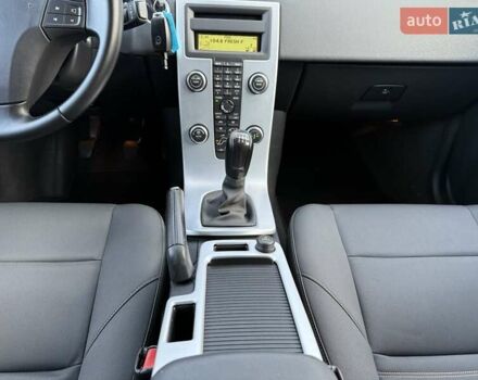 Серый Вольво В50, объемом двигателя 1.6 л и пробегом 229 тыс. км за 7950 $, фото 87 на Automoto.ua