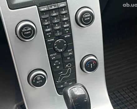 Сірий Вольво V50, об'ємом двигуна 2 л та пробігом 240 тис. км за 9690 $, фото 22 на Automoto.ua