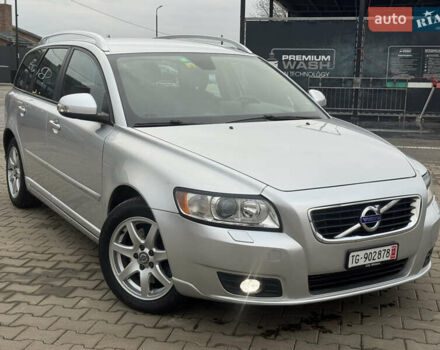 Серый Вольво В50, объемом двигателя 2 л и пробегом 225 тыс. км за 9999 $, фото 13 на Automoto.ua