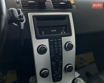 Серый Вольво В50, объемом двигателя 1.56 л и пробегом 340 тыс. км за 7600 $, фото 16 на Automoto.ua