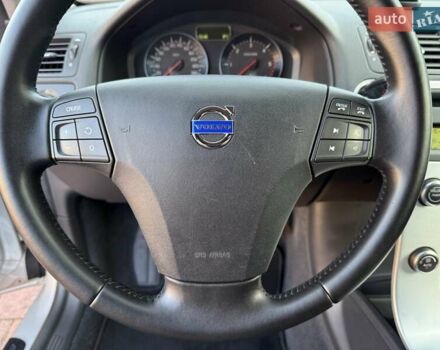 Серый Вольво В50, объемом двигателя 1.6 л и пробегом 229 тыс. км за 7950 $, фото 73 на Automoto.ua