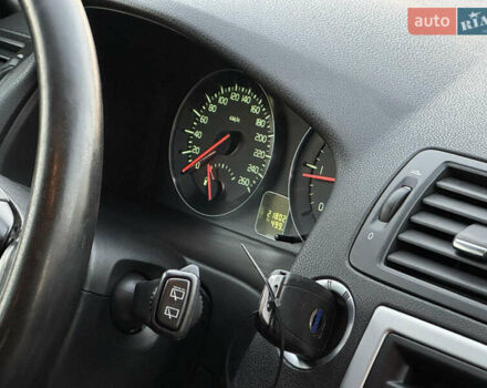 Серый Вольво В50, объемом двигателя 1.6 л и пробегом 218 тыс. км за 8500 $, фото 86 на Automoto.ua