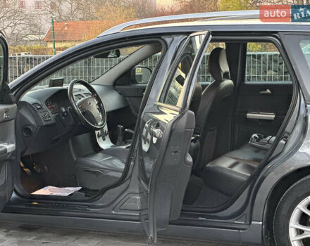 Серый Вольво В50, объемом двигателя 1.6 л и пробегом 218 тыс. км за 8500 $, фото 96 на Automoto.ua