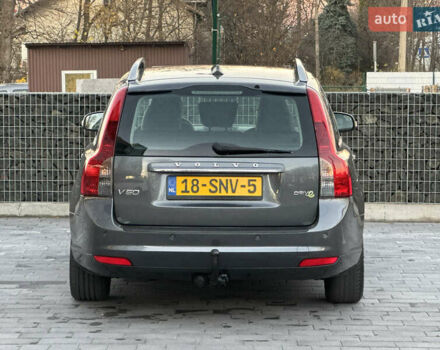 Серый Вольво В50, объемом двигателя 1.6 л и пробегом 218 тыс. км за 8500 $, фото 5 на Automoto.ua