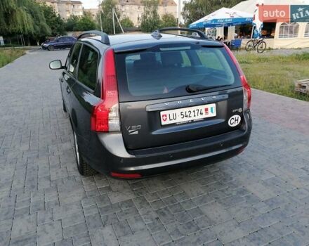 Серый Вольво В50, объемом двигателя 1.6 л и пробегом 199 тыс. км за 8299 $, фото 2 на Automoto.ua