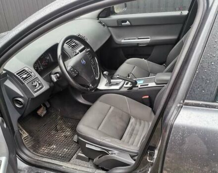 Серый Вольво В50, объемом двигателя 2 л и пробегом 240 тыс. км за 9600 $, фото 8 на Automoto.ua