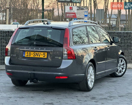 Серый Вольво В50, объемом двигателя 1.6 л и пробегом 218 тыс. км за 8500 $, фото 56 на Automoto.ua