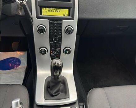 Серый Вольво В50, объемом двигателя 2 л и пробегом 258 тыс. км за 10200 $, фото 35 на Automoto.ua