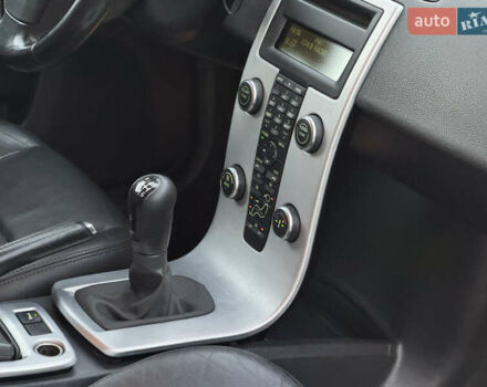 Серый Вольво В50, объемом двигателя 1.6 л и пробегом 218 тыс. км за 8500 $, фото 81 на Automoto.ua