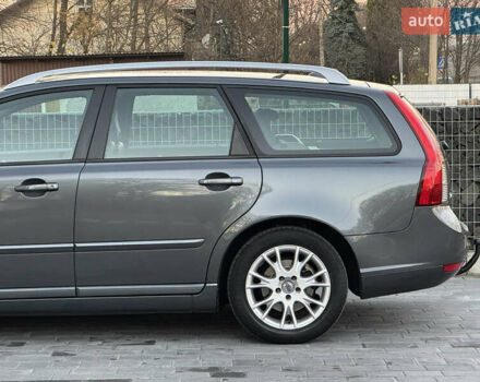 Серый Вольво В50, объемом двигателя 1.6 л и пробегом 218 тыс. км за 8500 $, фото 9 на Automoto.ua