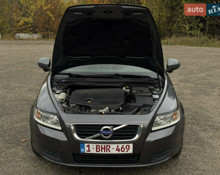 Серый Вольво В50, объемом двигателя 1.6 л и пробегом 240 тыс. км за 7999 $, фото 83 на Automoto.ua