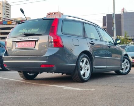 Серый Вольво В50, объемом двигателя 1.6 л и пробегом 260 тыс. км за 8700 $, фото 16 на Automoto.ua