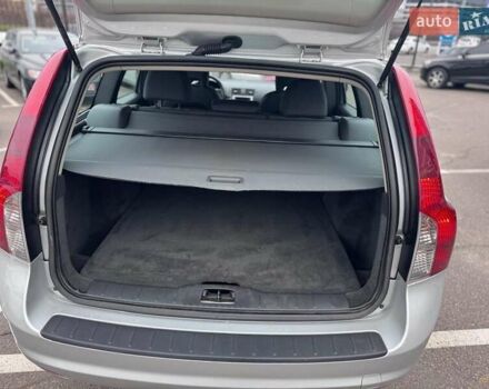 Серый Вольво В50, объемом двигателя 2 л и пробегом 258 тыс. км за 10200 $, фото 32 на Automoto.ua