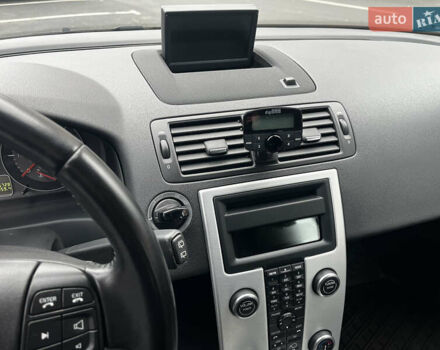 Серый Вольво В50, объемом двигателя 2 л и пробегом 205 тыс. км за 9200 $, фото 56 на Automoto.ua