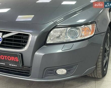 Серый Вольво В50, объемом двигателя 1.56 л и пробегом 227 тыс. км за 6690 $, фото 4 на Automoto.ua