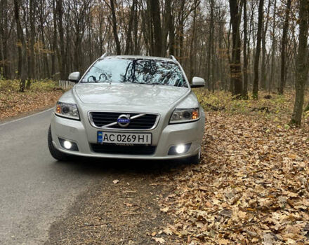Серый Вольво В50, объемом двигателя 1.6 л и пробегом 260 тыс. км за 8500 $, фото 6 на Automoto.ua