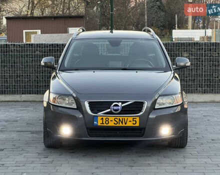 Серый Вольво В50, объемом двигателя 1.6 л и пробегом 218 тыс. км за 8500 $, фото 2 на Automoto.ua