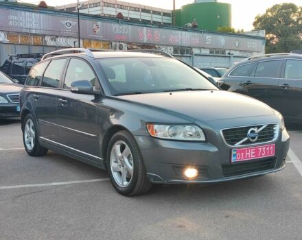 Серый Вольво В50, объемом двигателя 1.6 л и пробегом 260 тыс. км за 8700 $, фото 2 на Automoto.ua