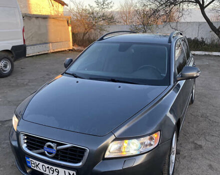 Серый Вольво В50, объемом двигателя 1.6 л и пробегом 234 тыс. км за 7400 $, фото 1 на Automoto.ua