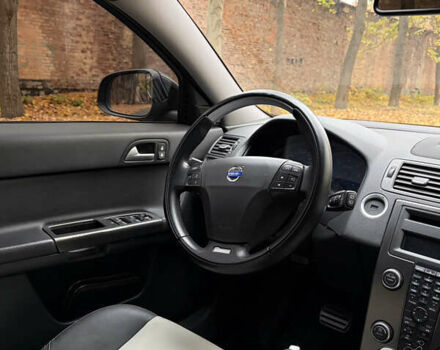 Серый Вольво В50, объемом двигателя 1.98 л и пробегом 248 тыс. км за 11800 $, фото 13 на Automoto.ua