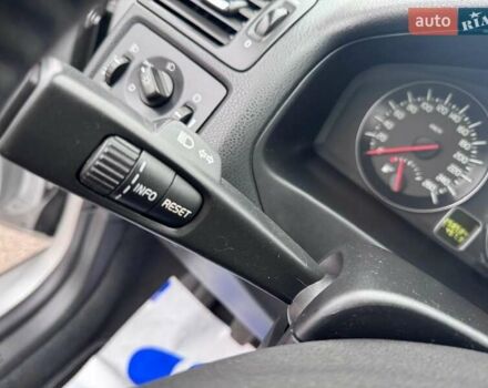 Серый Вольво В50, объемом двигателя 2 л и пробегом 258 тыс. км за 10200 $, фото 44 на Automoto.ua