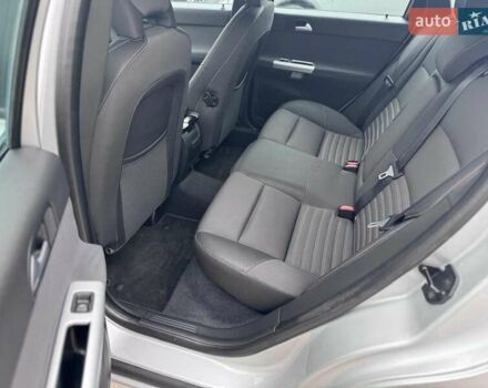 Серый Вольво В50, объемом двигателя 2 л и пробегом 258 тыс. км за 10200 $, фото 29 на Automoto.ua