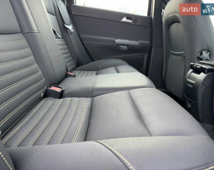 Серый Вольво В50, объемом двигателя 1.6 л и пробегом 228 тыс. км за 7999 $, фото 81 на Automoto.ua