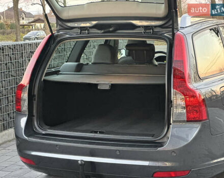 Серый Вольво В50, объемом двигателя 1.6 л и пробегом 218 тыс. км за 8500 $, фото 94 на Automoto.ua