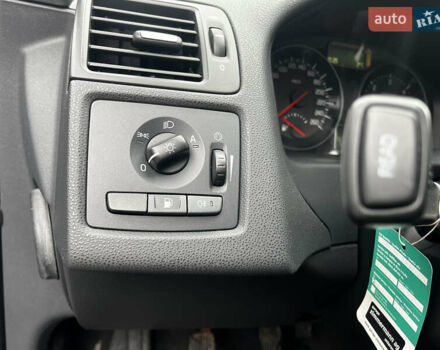 Серый Вольво В50, объемом двигателя 2 л и пробегом 205 тыс. км за 9200 $, фото 49 на Automoto.ua