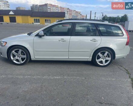 Серый Вольво В50, объемом двигателя 2 л и пробегом 268 тыс. км за 9500 $, фото 6 на Automoto.ua