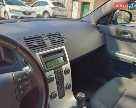 Сірий Вольво V50, об'ємом двигуна 1.56 л та пробігом 170 тис. км за 9500 $, фото 10 на Automoto.ua