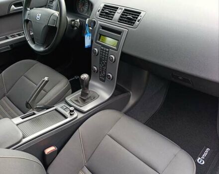 Серый Вольво В50, объемом двигателя 1.6 л и пробегом 200 тыс. км за 7800 $, фото 23 на Automoto.ua