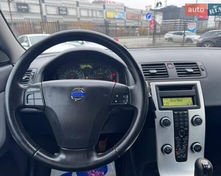 Серый Вольво В50, объемом двигателя 2 л и пробегом 258 тыс. км за 10200 $, фото 37 на Automoto.ua