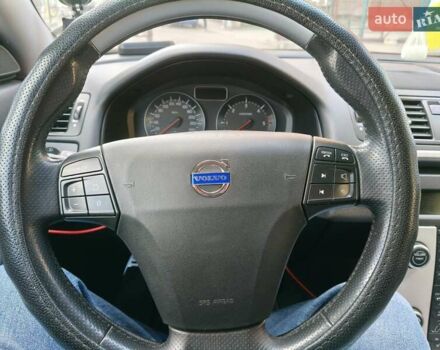 Серый Вольво В50, объемом двигателя 1.56 л и пробегом 260 тыс. км за 8800 $, фото 13 на Automoto.ua