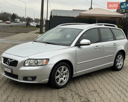 Серый Вольво В50, объемом двигателя 2 л и пробегом 225 тыс. км за 9999 $, фото 3 на Automoto.ua
