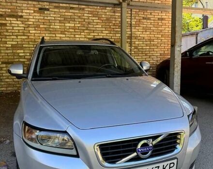 Серый Вольво В50, объемом двигателя 1.56 л и пробегом 282 тыс. км за 6500 $, фото 1 на Automoto.ua