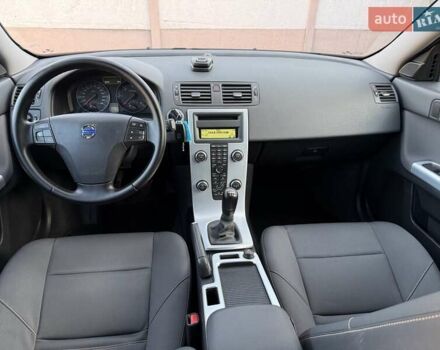 Серый Вольво В50, объемом двигателя 1.6 л и пробегом 229 тыс. км за 7950 $, фото 83 на Automoto.ua