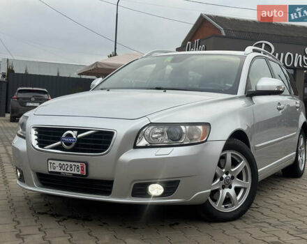 Серый Вольво В50, объемом двигателя 2 л и пробегом 225 тыс. км за 9999 $, фото 5 на Automoto.ua