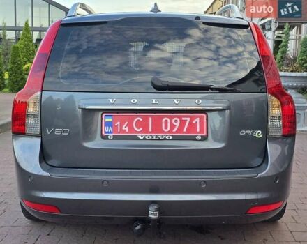 Серый Вольво В50, объемом двигателя 1.6 л и пробегом 216 тыс. км за 8999 $, фото 96 на Automoto.ua