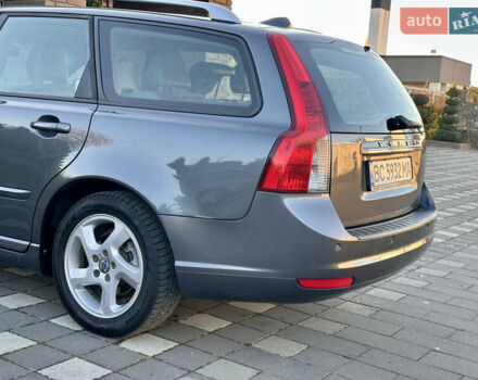 Серый Вольво В50, объемом двигателя 1.6 л и пробегом 215 тыс. км за 7499 $, фото 90 на Automoto.ua